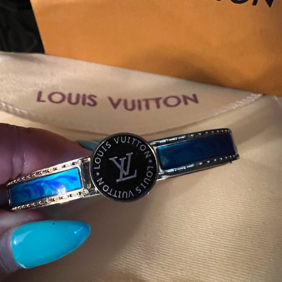 Louis Vuitton Gold-Tone Bangle with Blue Enamel Dust bag and box included - Picture 3 of 9